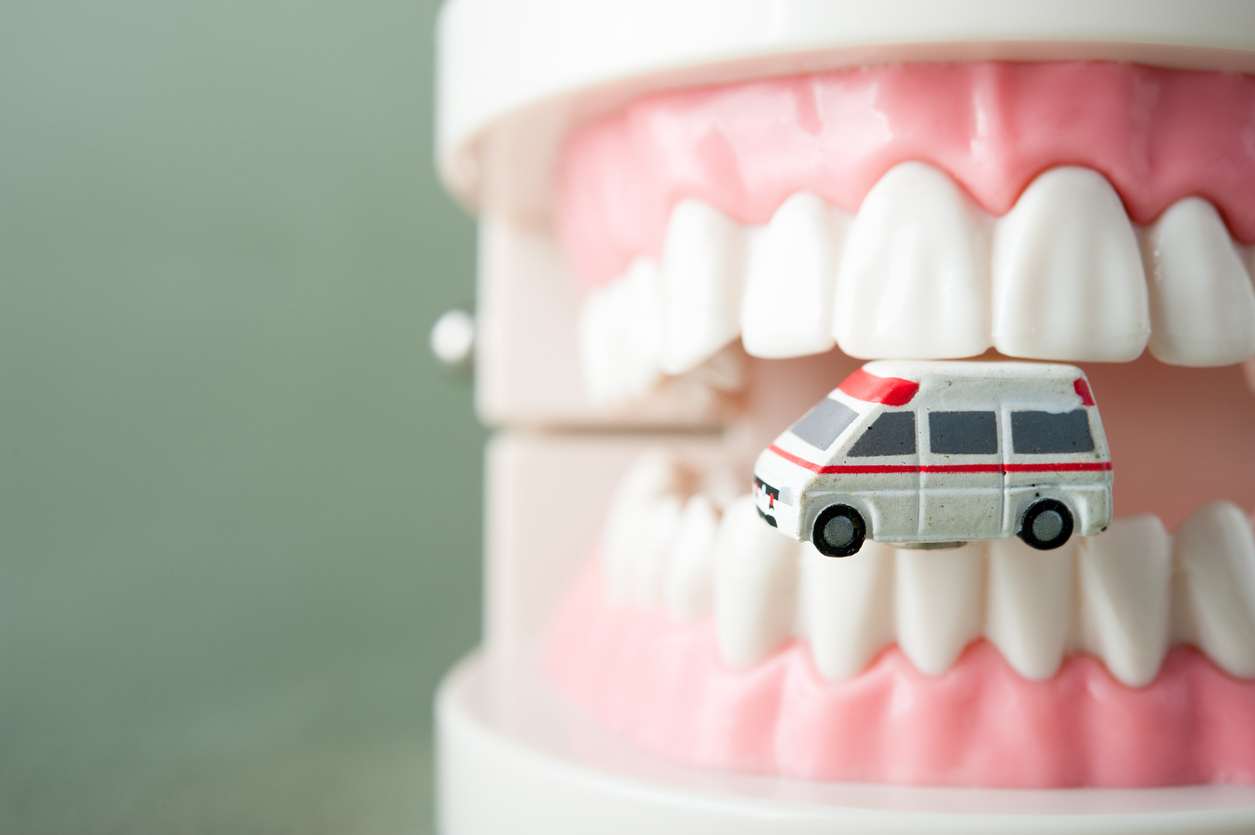 Featured image for Should You Visit an Emergency Dentist or an Emergency Room